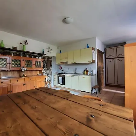 Ca Del Bosco Moglio Apartment