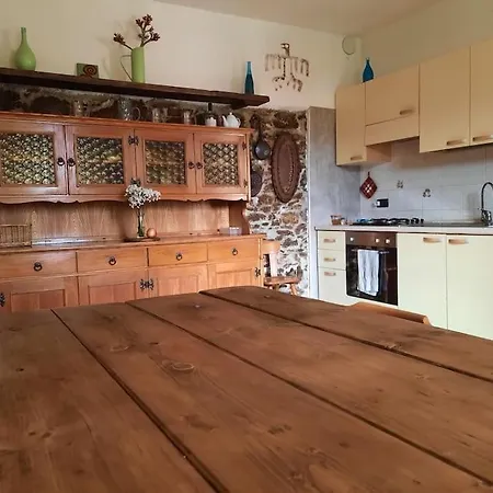 Ca Del Bosco Moglio Apartment